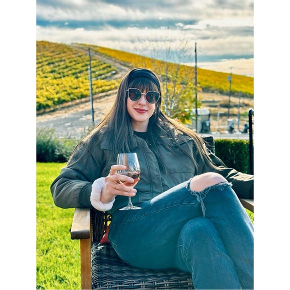 Meet your Posher, Savannah - Picture 5 of 16